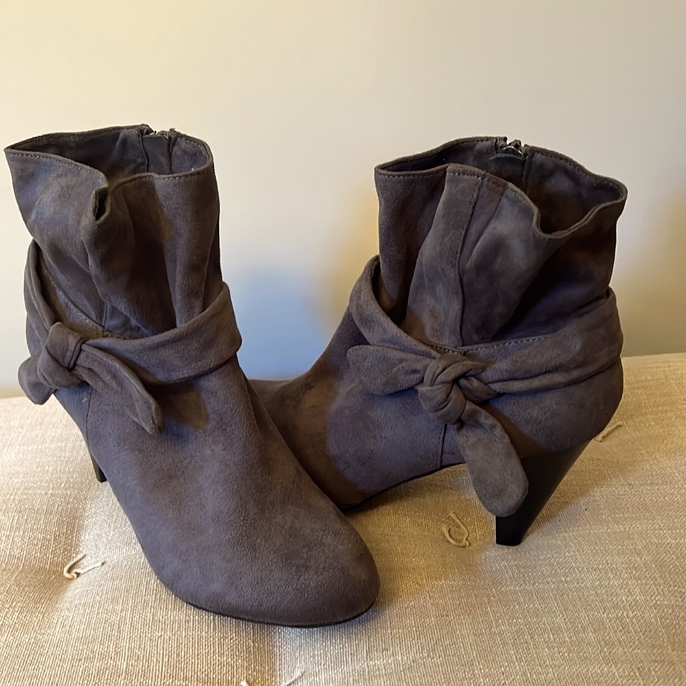 Never Worn Nine West Grey 2.5 inch Heel Booties